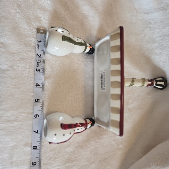 Grasslands Road MERRY - SNOWMAN 6.75" Salt & Pepper w/ Tray 3Pc Set Lamppost - Picture 11 of 12